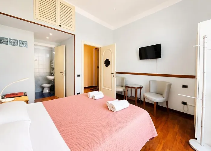 3 Min From Termini Station - 3 Bedrooms - 3 Private Bathrooms * Rome