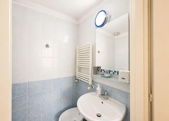 3 Min From Termini Station - 3 Bedrooms - 3 Private Bathrooms Rome