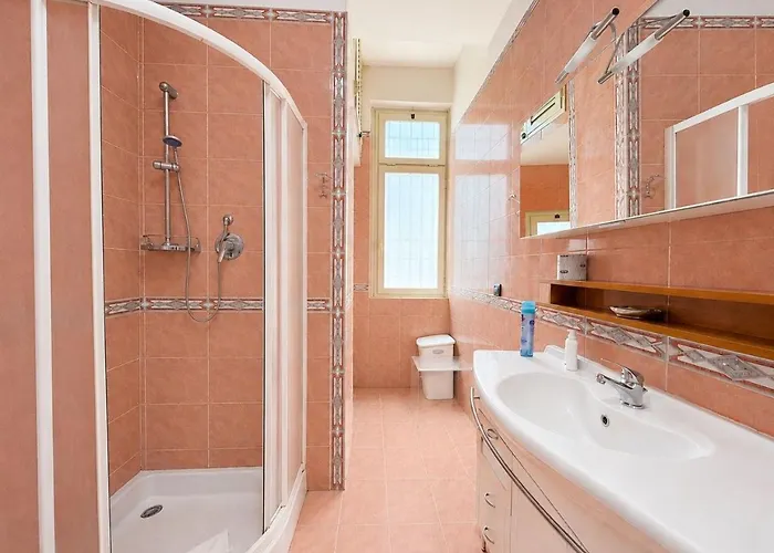 Appartement 3 Min From Termini Station - 3 Bedrooms - 3 Private Bathrooms Rome